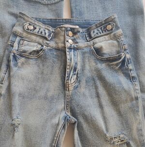 Distressed Blue Women Jeans